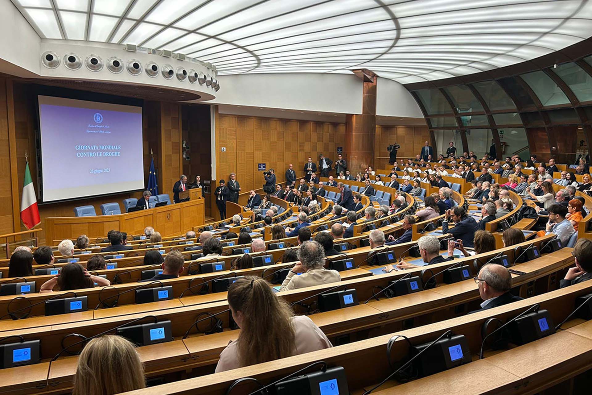 prc-conferenza-droghe-01
